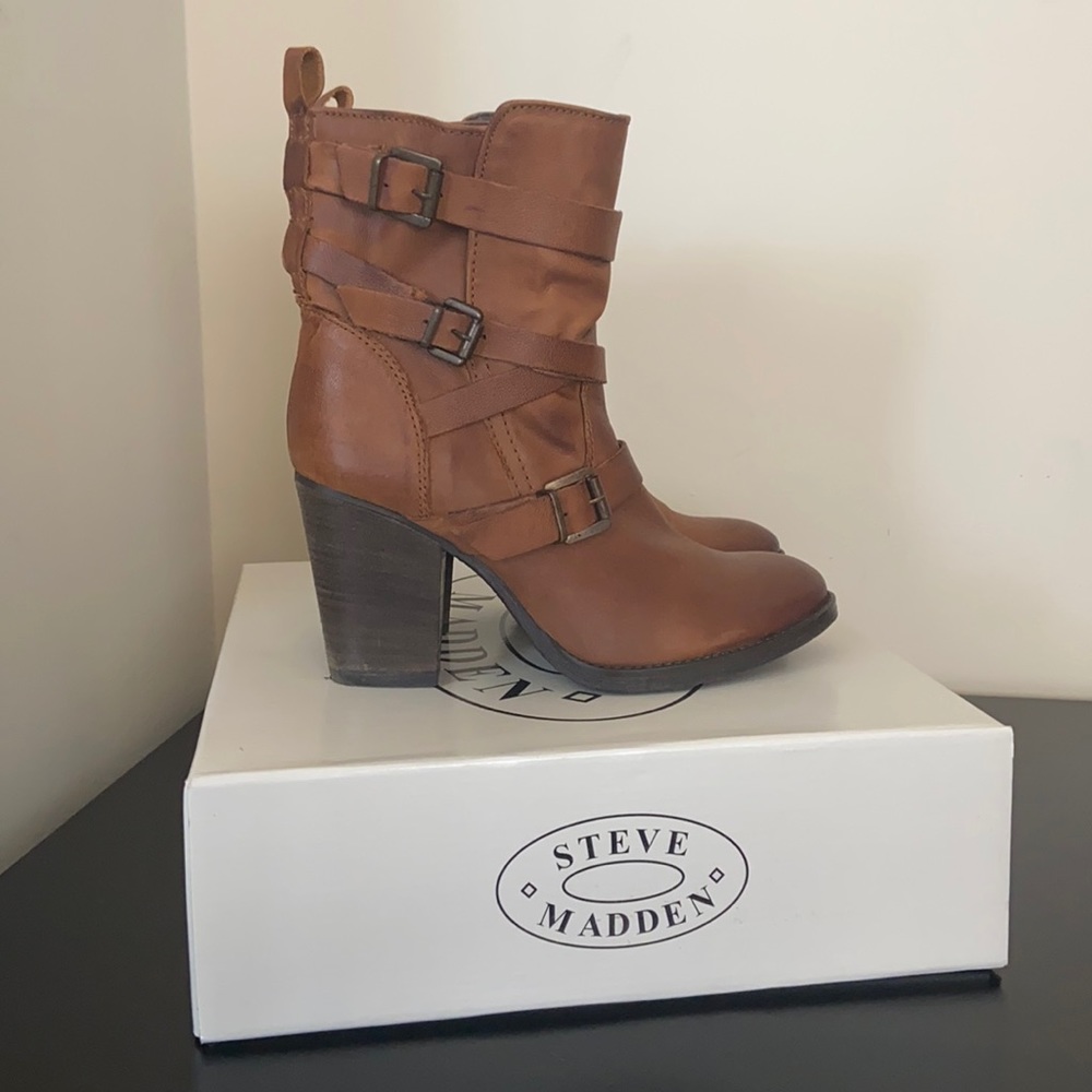 Steve Madden Brewwzer Cognac Leather Booties